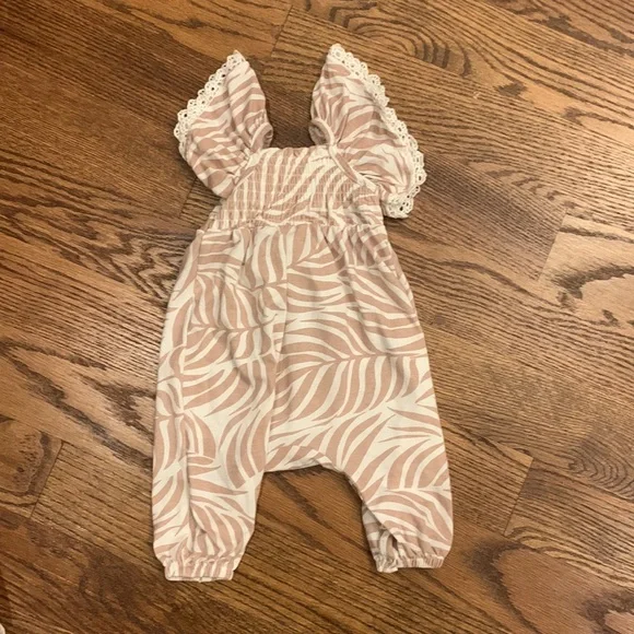 EUC Jessica Simpson Baby Girl One Piece Outfit with Headband; 3-6 M - Picture 2 of 4